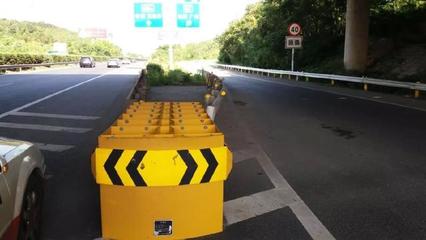 破解長(zhǎng)益高速擁堵難題 聚焦交通安全設(shè)施優(yōu)化，暢通區(qū)域發(fā)展動(dòng)脈